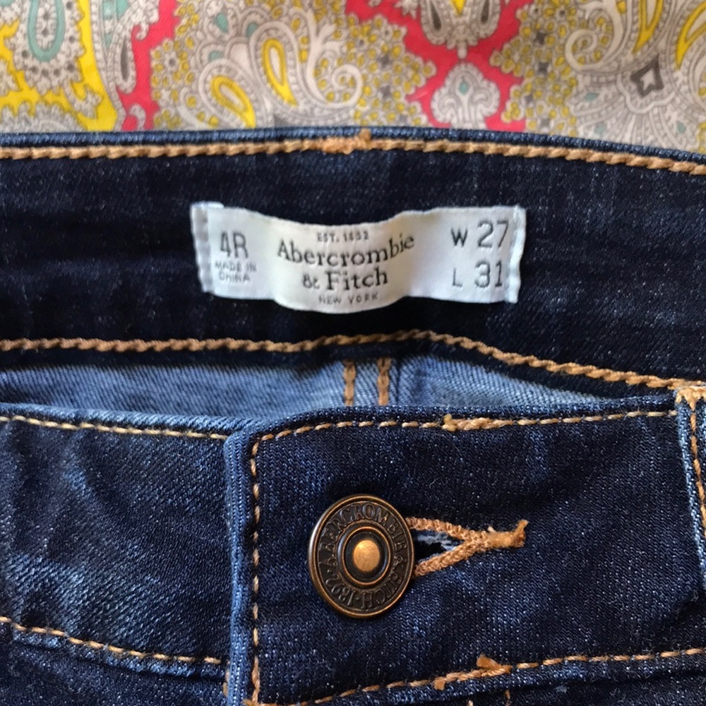 👖Abercrombie and Fitch skinny jeans size 4 R.